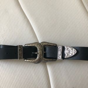 B-Low the Belt Accessories - Authentic B-Low the Belt size Small B-Low the Belt Accessories - Authentic B-Low the Belt size Small